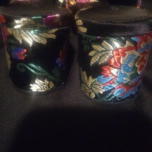 Christian Siriano shoes - Picture 10 of 11